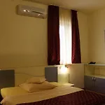 Yellow Πανσιόν