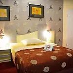Yellow 3*